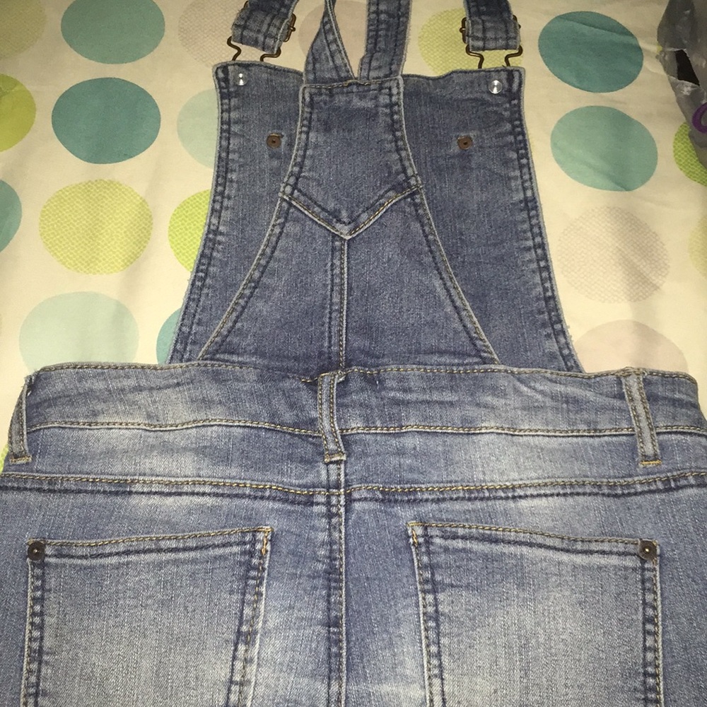 Overall - Picture 3 of 3
